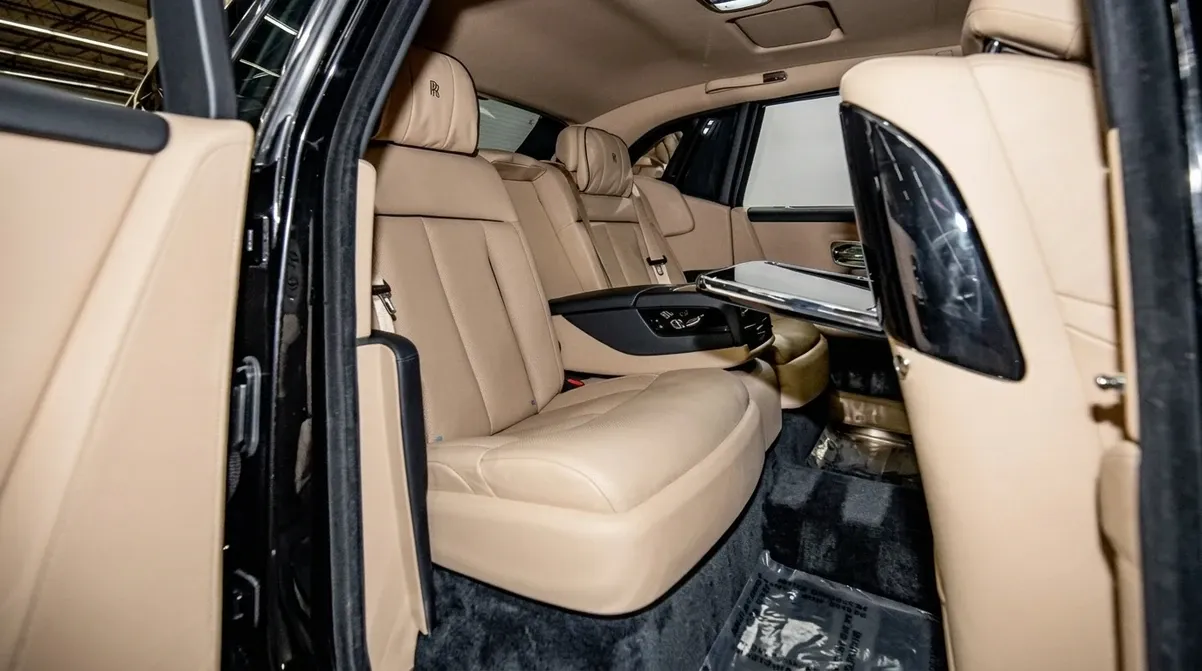 Rolls-Royce Phantom, photo 3 for wedding car rental