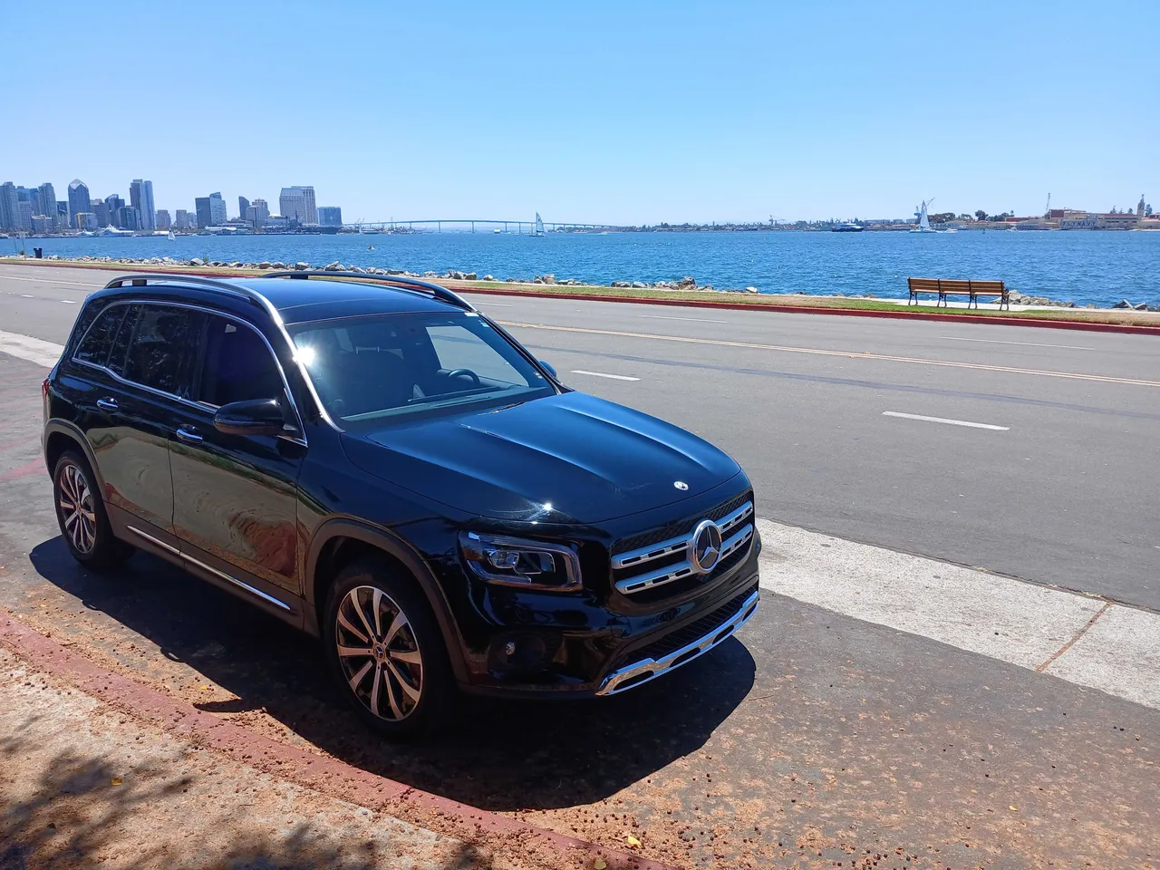Black 4 Passenger SUV exterior for airport transfers