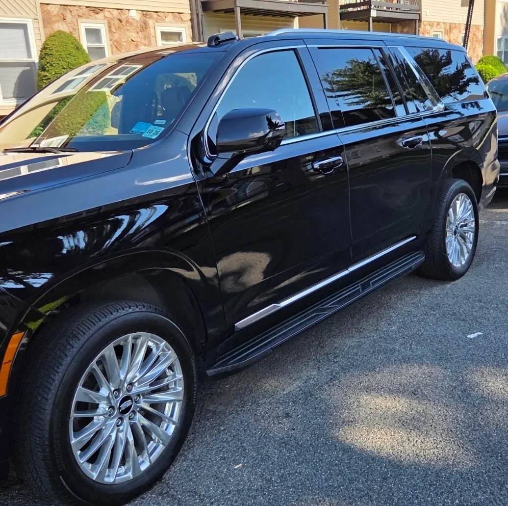 Black SUV Limos, photo 3 for airport transfers