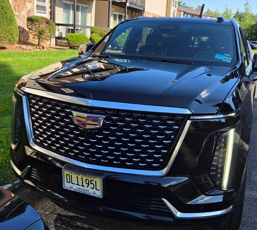 Black SUV Limos, photo 2 for airport transfers