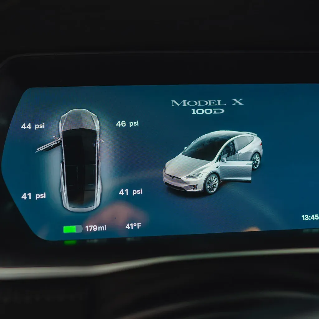 Silver Tesla Model X, photo 10 for luxury car rental in Rockville, MD