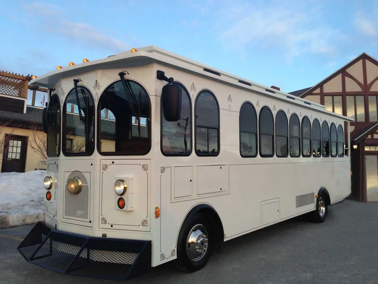 White Trolley for novelty car rental