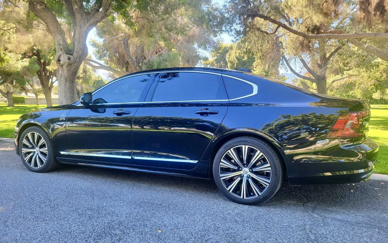 Black Volvo S90, photo 4 for sedan rental in Petrified Forest Natl Pk, AZ