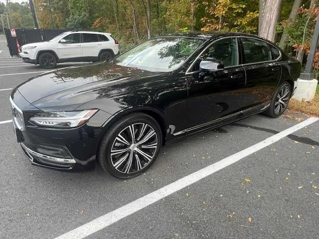 Black Volvo S90 for sedan rental