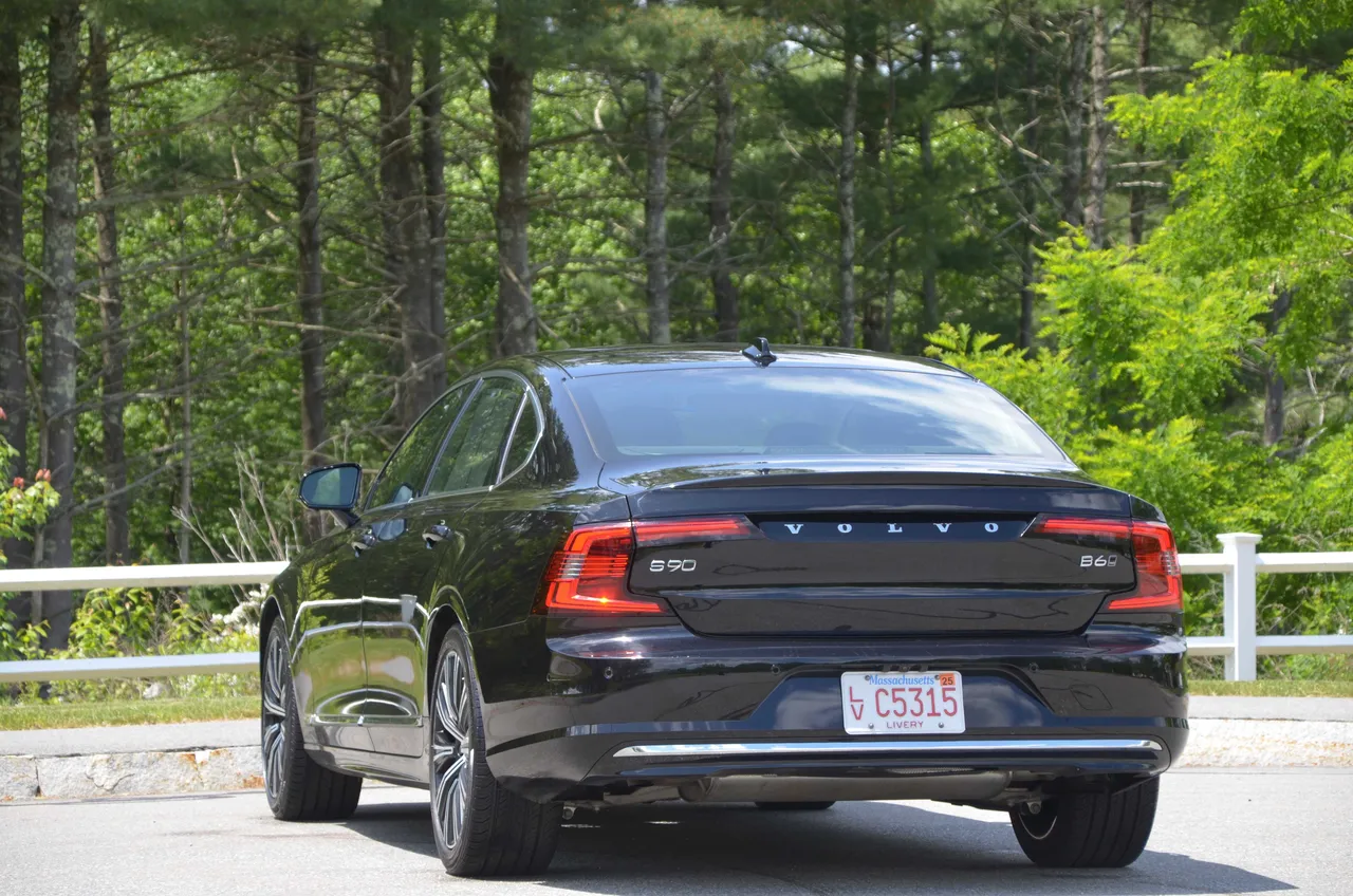 Black Volvo S90 Sedan, photo 3 for sedan rental in East Greenwich, RI