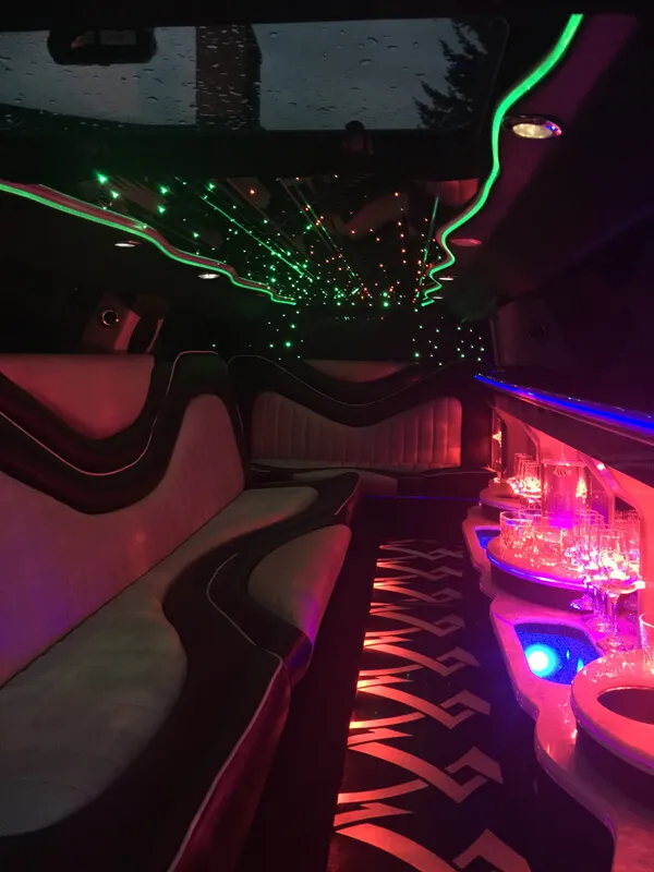 White Chrysler 300 Jet Door Limousine, photo 2 for wedding car rental in Seattle, WA